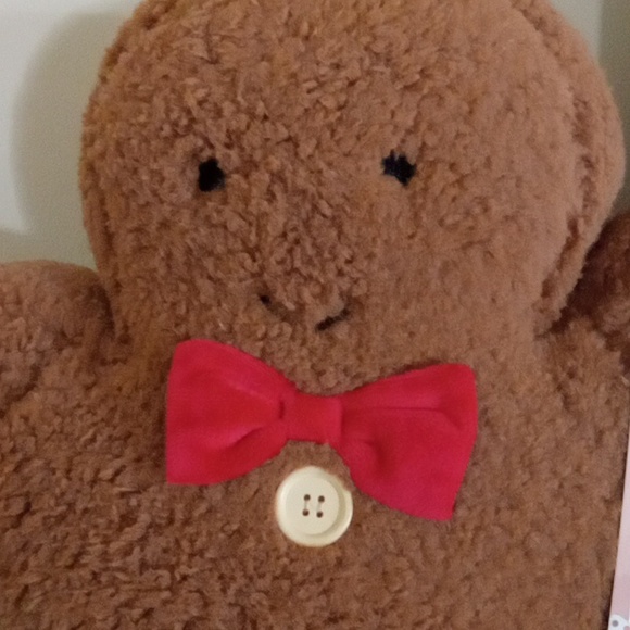 CUPCAKES & CASHMERE GINGERBREAD SHAPED PILLOW NEW - Picture 2 of 6